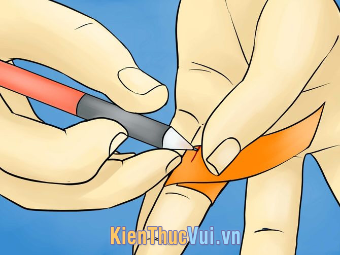Đánh dấu điểm cuối của sợi dây mà một vòng ngón tay chạm tới để có thể lấy được chiều dài chu vi của ngón tay
