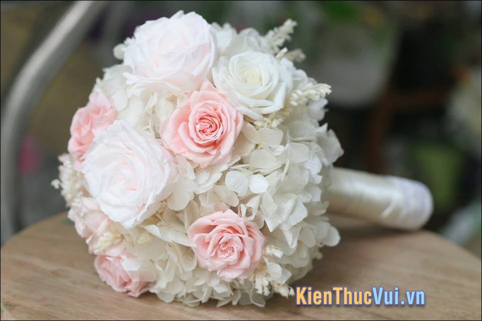 Sử dụng hoa Cẩm Tú Cầu trong đám cưới thể hiện cho một gia đình hạnh phúc và gắn kết bền lâu