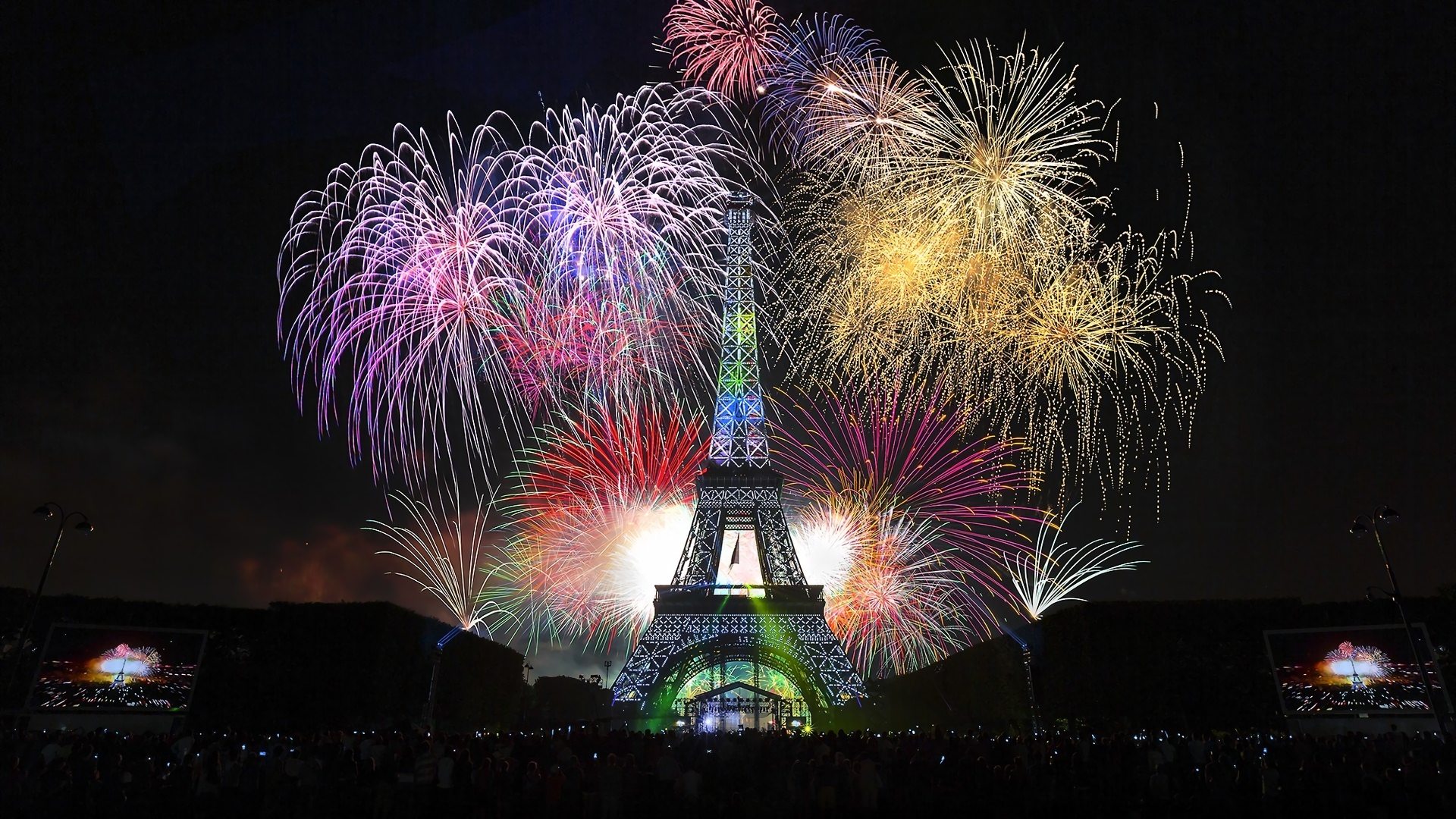 Hình ảnh pháo hoa đẹp nhất tại Paris
