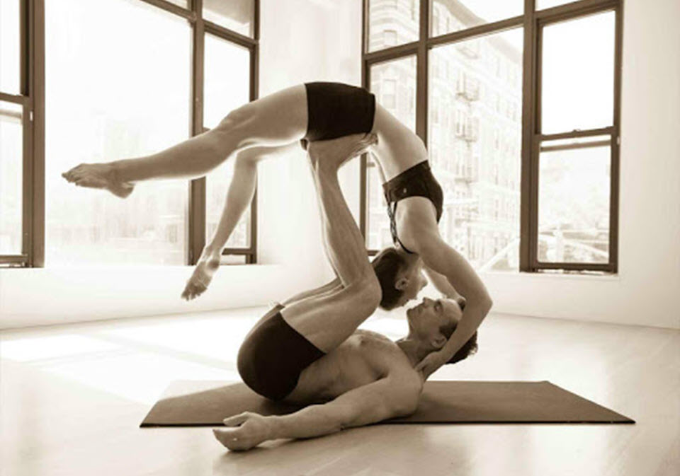Động tác Yoga dành cho cặp đôi