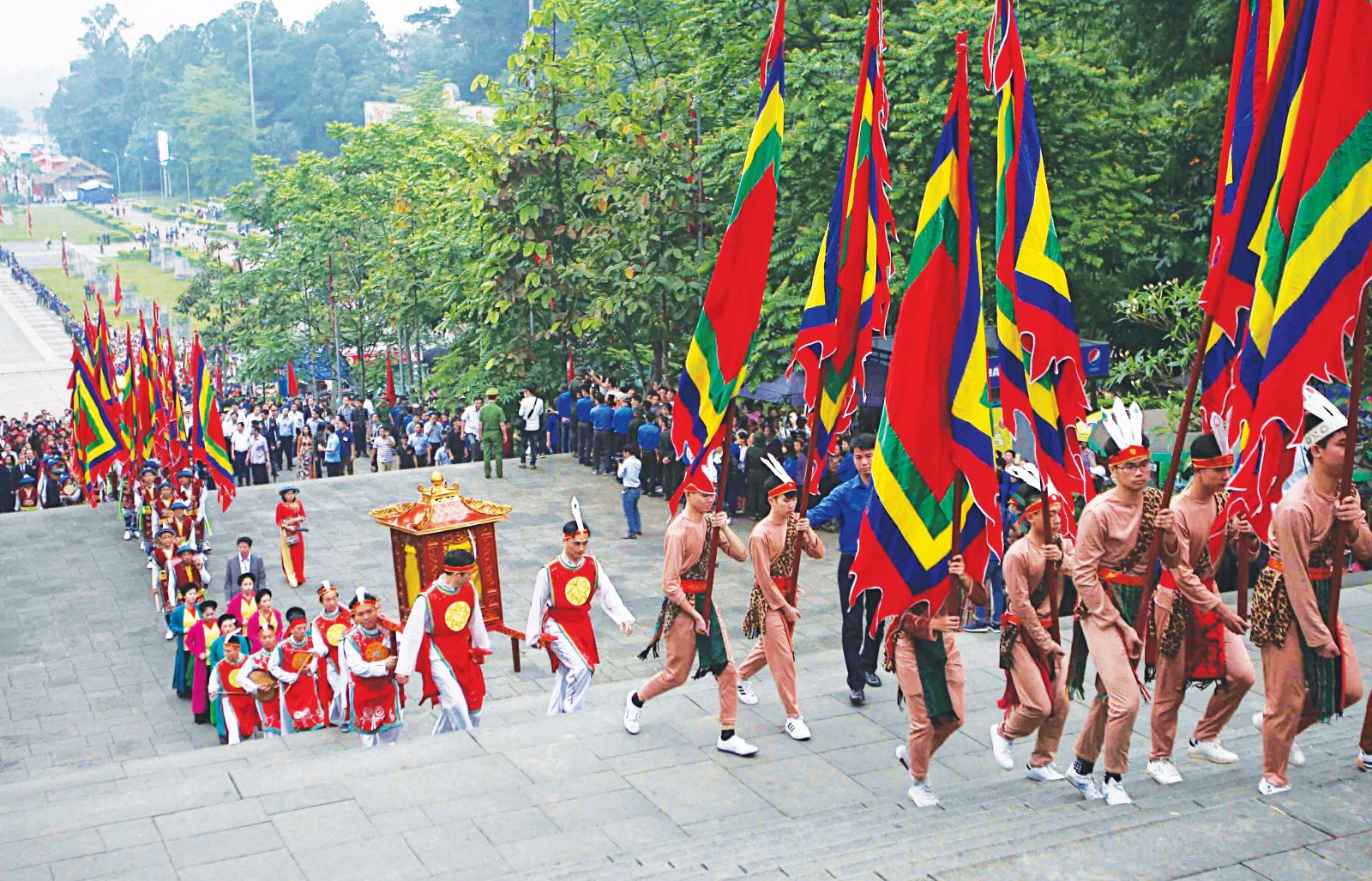 Hình ảnh lễ hội đền Hùng ấn tượng nét văn hóa Việt