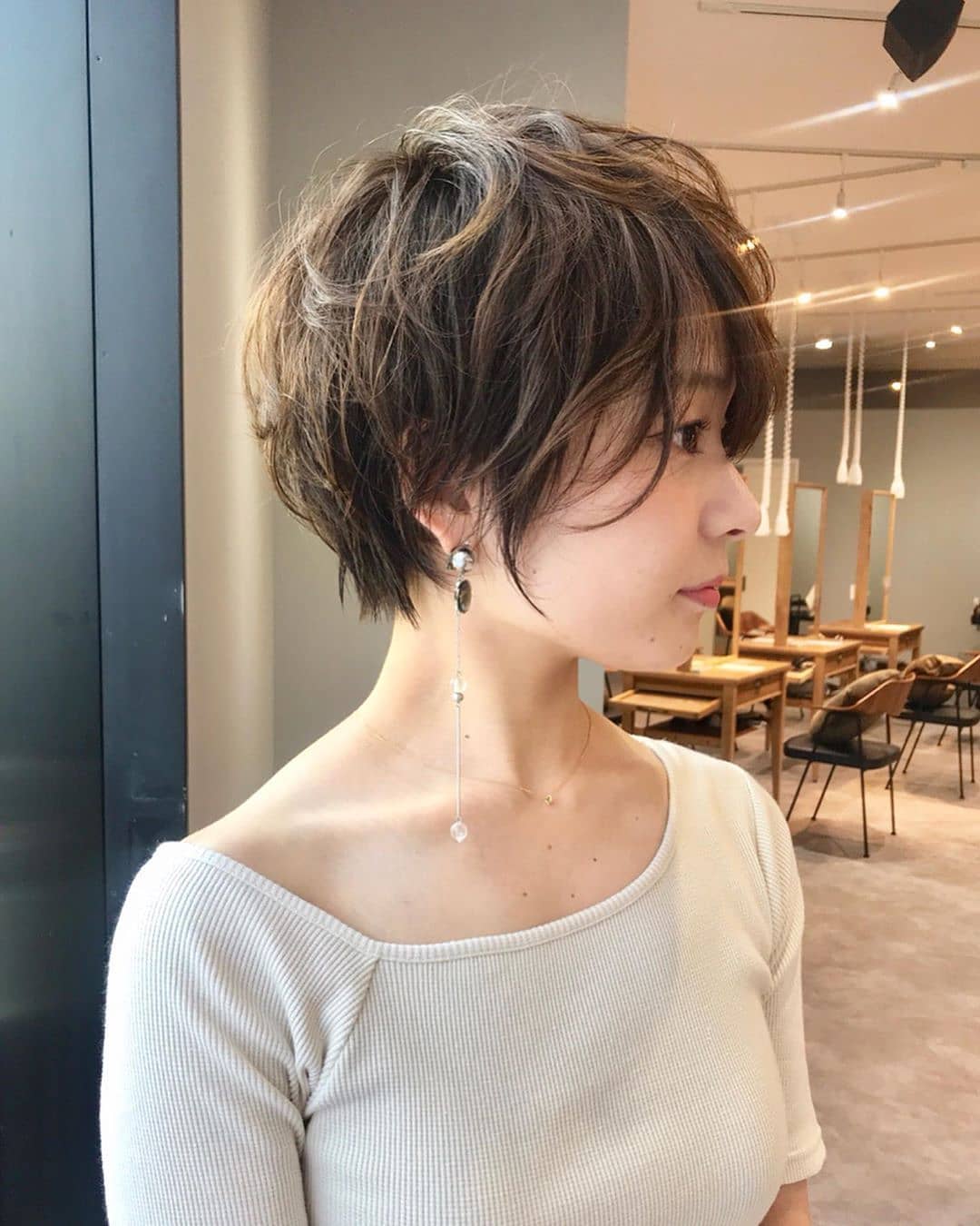 Khám phá những kiểu cắt tóc ngắn đẹp và duyên dáng tại Hà Nội, tạo nên phong cách mới lạ và nổi bật cho bạn. Mỗi kiểu tóc đều mang một ý nghĩa riêng, hãy xem hình để lựa chọn cho mình một phong cách độc đáo và phù hợp nhất.