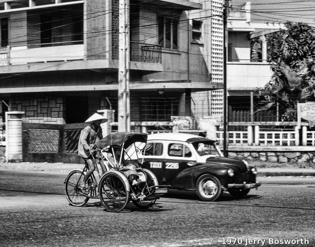 Ảnh đen trắng về đường phố Sài Gòn 1970