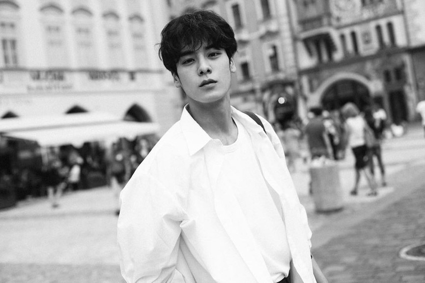 Hình ảnh hot boy Hàn Quốc trong bộ ảnh trắng đen