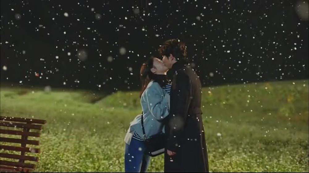 Hình ảnh hôn nhau ngọt ngào trong phim Hàn