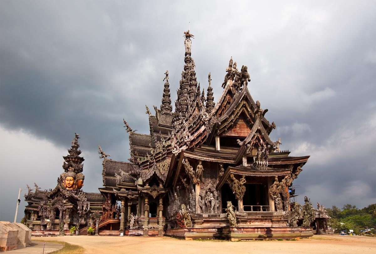 Ảnh ngôi đền bằng gỗ không đinh ở Pattaya