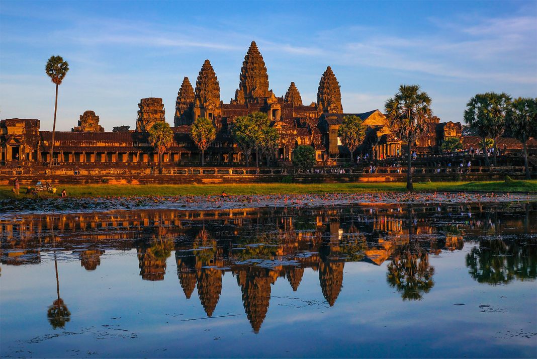 Hình ảnh đền Angkor Wat lúc hoàng hôn