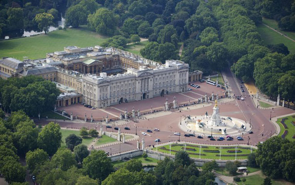 Ảnh cung điện Buckingham nhìn từ trên cao
