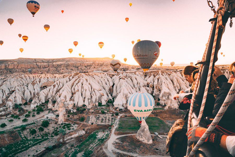 Ảnh ngắm vẻ đẹp Cappadocia trên khinh khí cầu