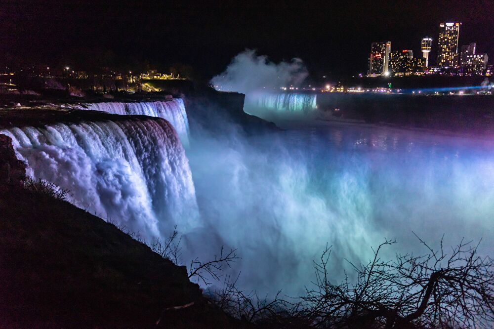 Ảnh thác Niagara ban đêm
