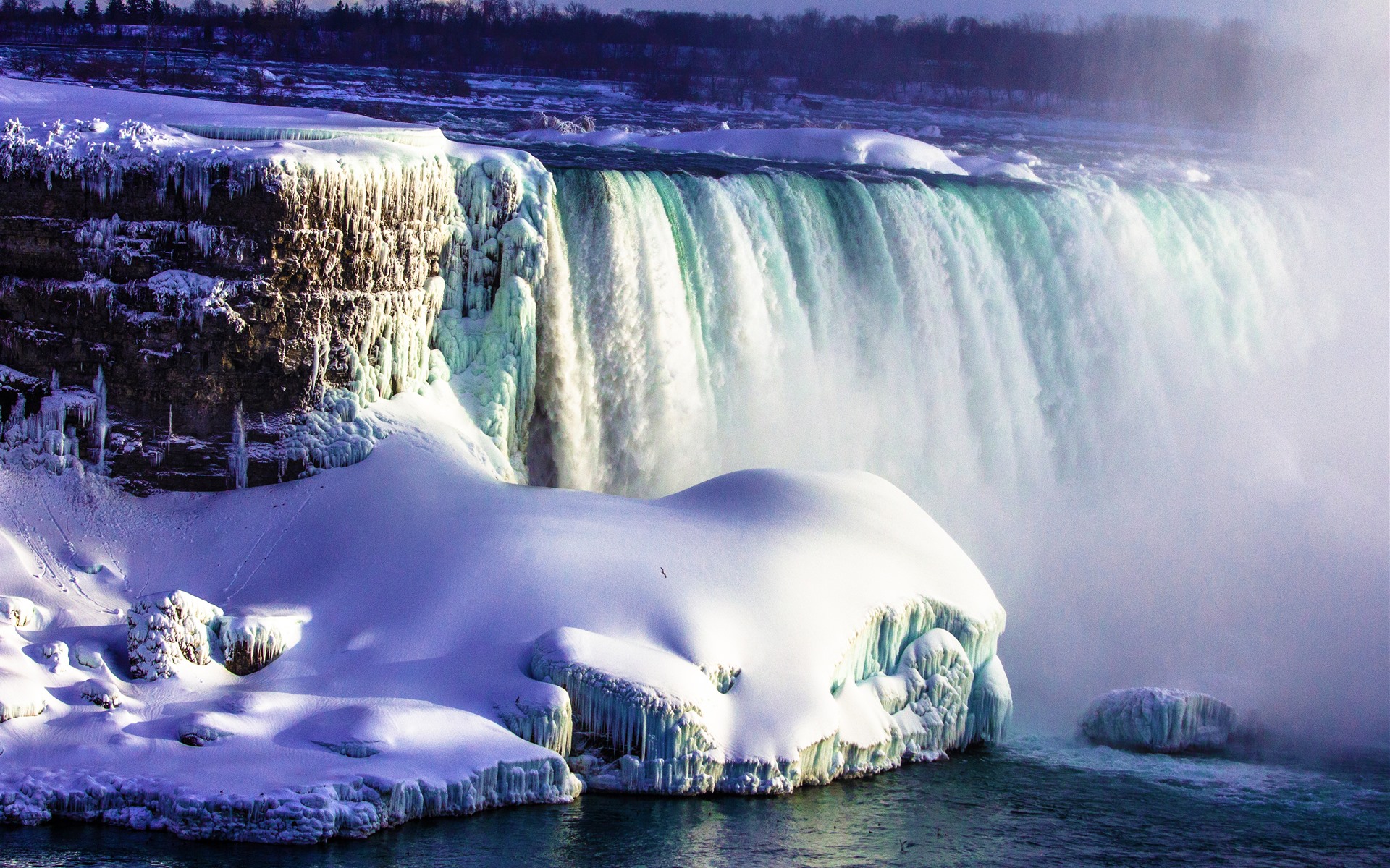Ảnh thác Niagara đóng băng vào mùa đông