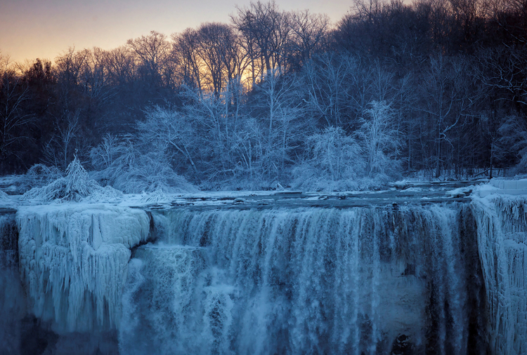 Ảnh thác nước Niagara vào mùa đông