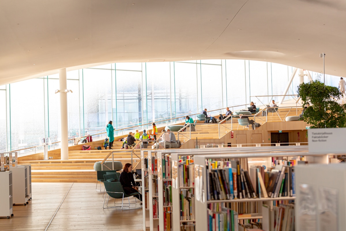 Hình ảnh bên trong thư viện hiện đại nhất Phần Lan
