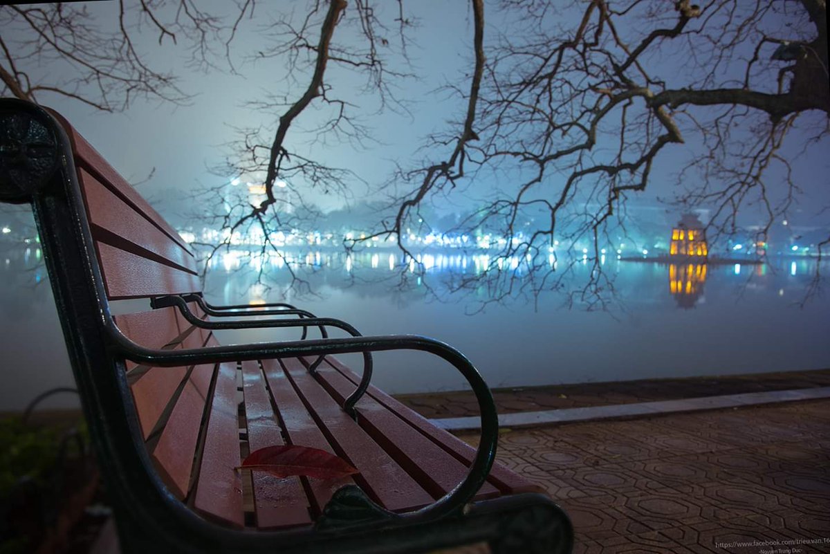 Hình ảnh Hồ Gươm một buổi tối mùa đông
