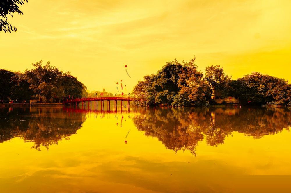 Hình ảnh Hồ Gươm mùa cuối thu cực đẹp