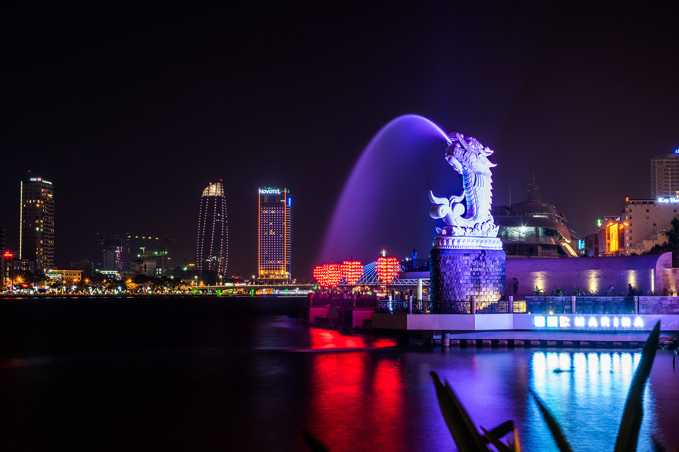 Hình ảnh một góc sông Hàn ở Đà Nẵng về đêm