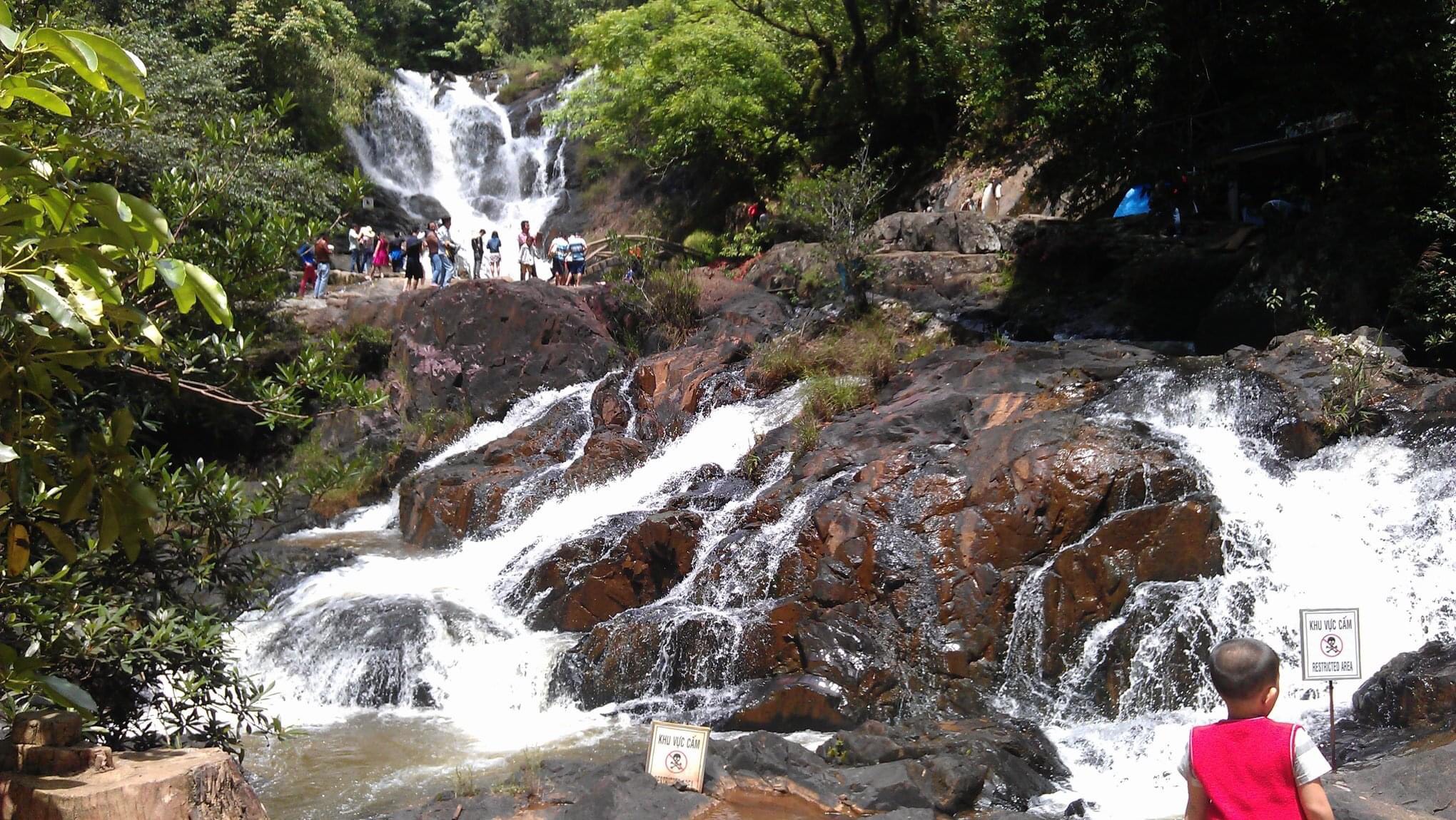 Hình ảnh toàn bộ thác Datanla