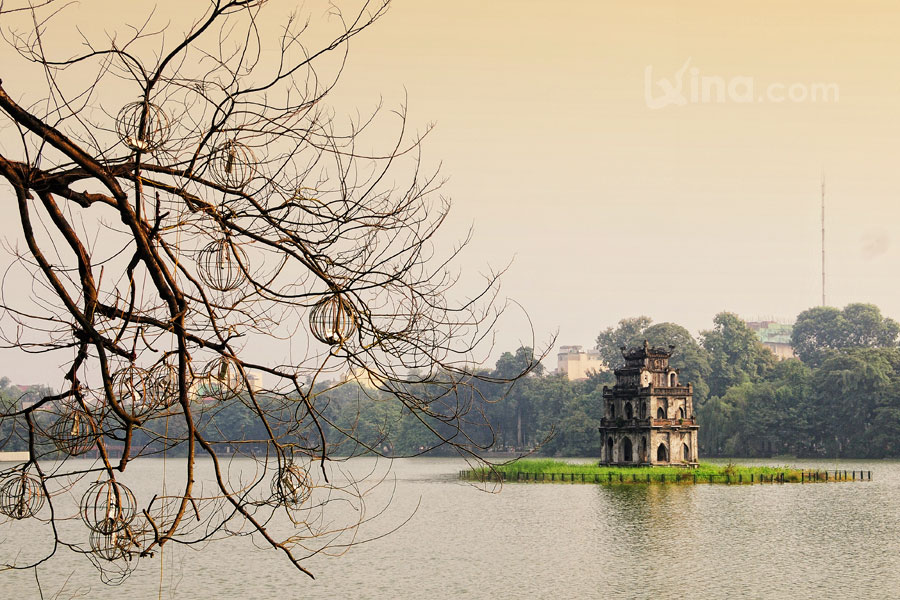 Hoan Kiem Lake (Sword Lake) in Hanoi images