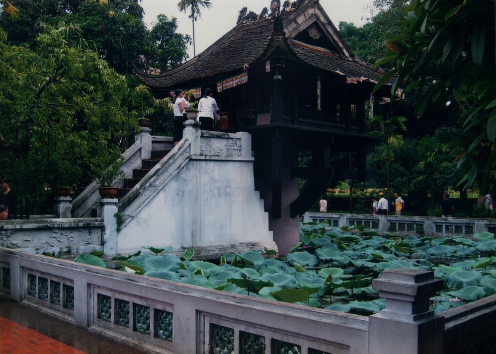 Ảnh chùa Một Cột hàng nghìn năm tuổi ở Hà Nội