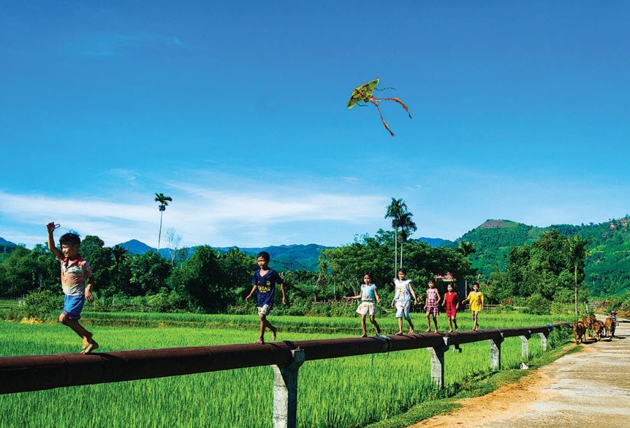 Hình ảnh buổi trưa hè ở làng quê Việt Nam