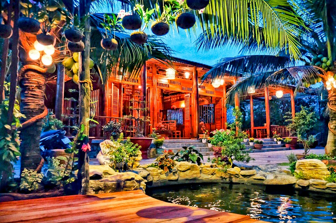 Hình ảnh căn nhà làm từ 4000 cây dừa cực đẹp