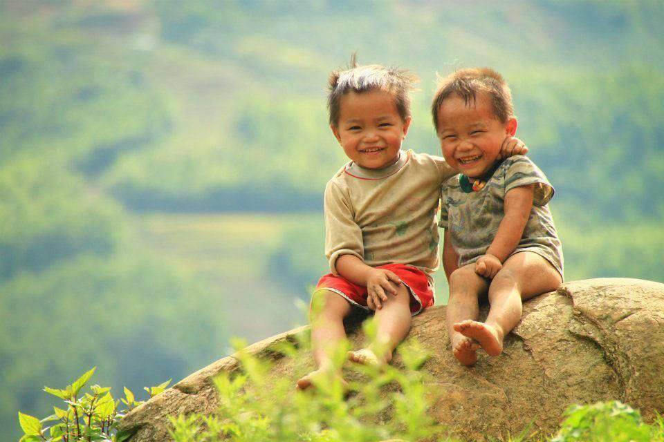 Hình ảnh trẻ em hạnh phúc, vui vẻ