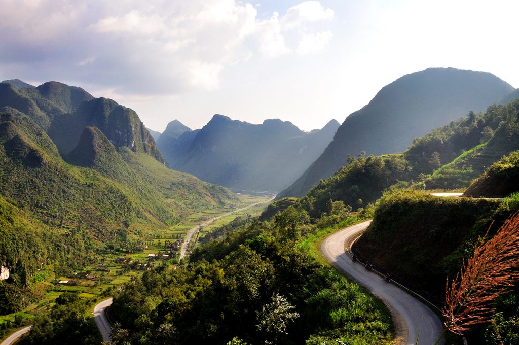 Hình ảnh con đường quê hương Việt Nam