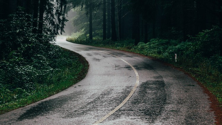 Hình ảnh con đường tuyệt đẹp dưới trời mưa