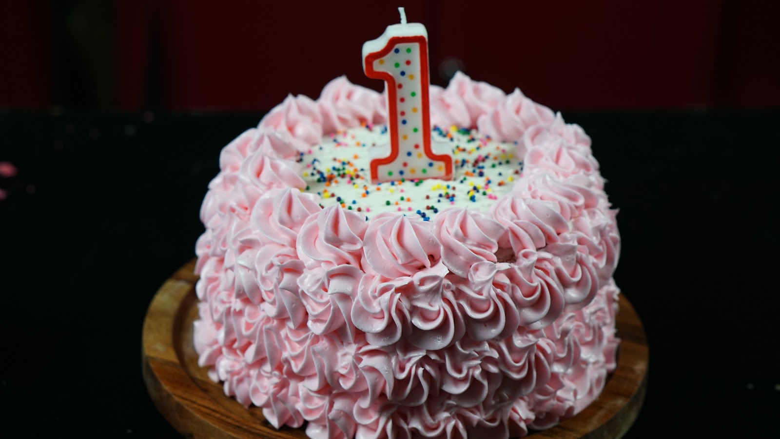 Hình ảnh bánh kem sinh nhật múi hoa hồng